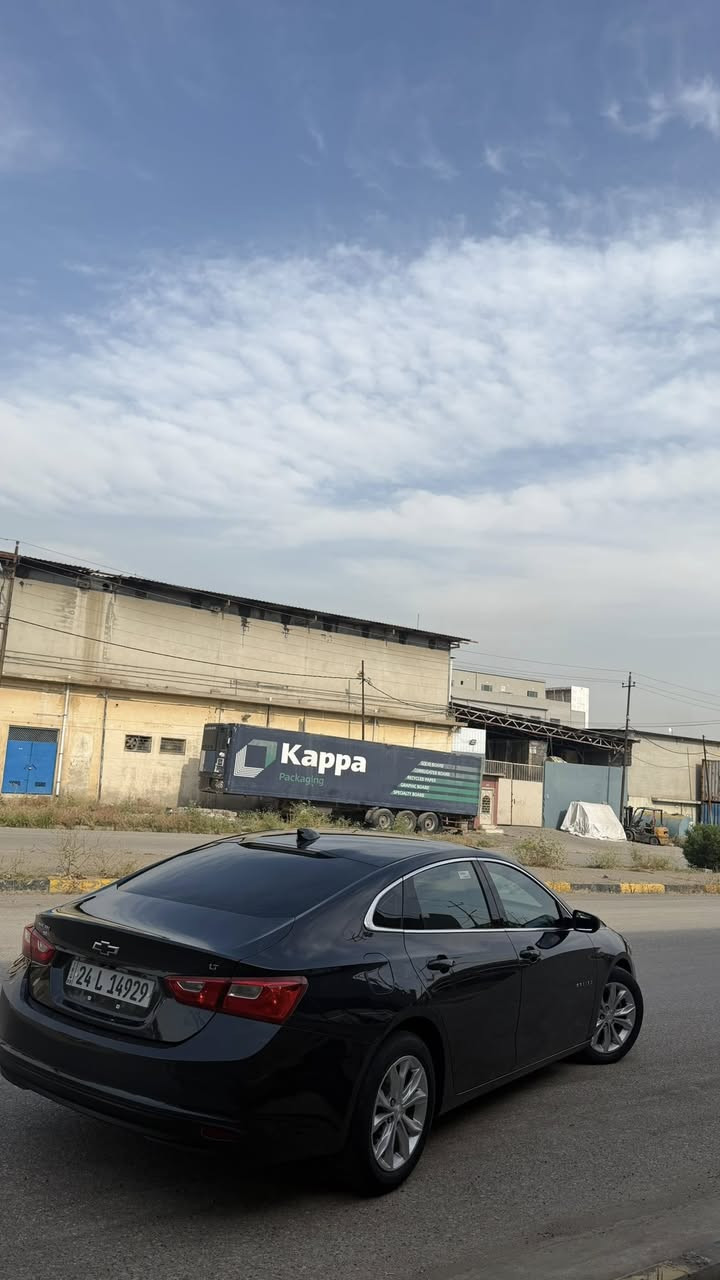 السلام عليكم
Chevrolet Malibu LT 2023
بصمه . تحكات . هندبريك بصمه . كشن كهرب . وبقيه المواصفات المعروفه 
سياره ماشيه 44.ml 
مكينه كير تبريد بشرط 
سياره جاهزه على 24 حبه 
رقم دهوك 
سعرها مناسب  117$ وبيها مجال كلش بسيط 
سياره قطعه صبغ 
ترهم مراوس وبيع 
للتواصل 
7717084504
