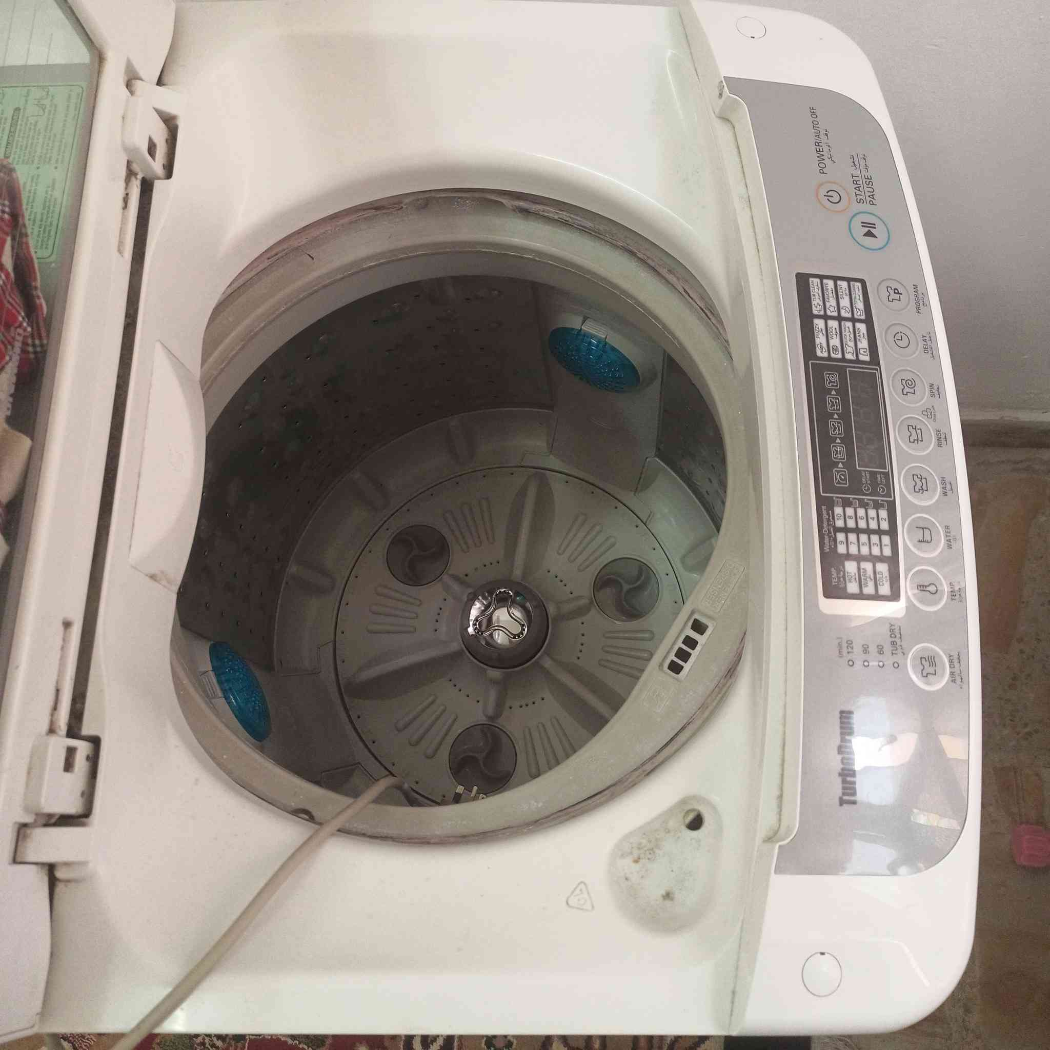 سلام عليكم غسالة LG حجم ١١ كيلو نظيفة جدآ شرط الفحص اكرر تفحص الغسالة بكل انواع الغسل يالله تاخذه بغداد الكرخ ***********
