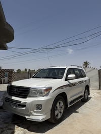 لاندكروزر GXR • ٢٠١٣ • رقم بغداد