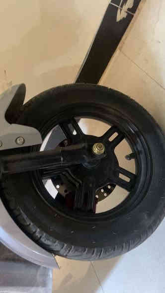 السلام وعليكم 
دراجه R9 مونستر مزوده
ملف 1800
بطاريات 5كبار
نضام بك (R)
3 سرع سرعه تيربو الرابعه
سرعه 109 
الحقيقي 77 
مواصفات كامله 
مكفوله من اي ضربه 
سويجين 
وكارتين 
وبصمتين
نضام انذار 
سعرها 450 دينار مينزل
الرقم واتساب بس ***********
