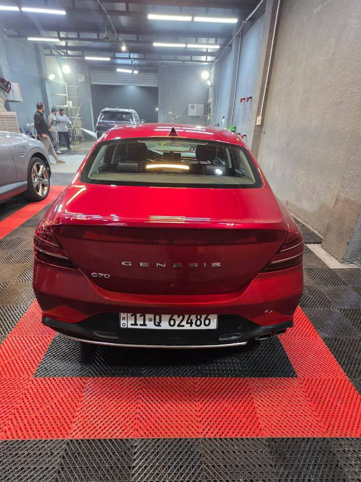 📍 مكان السيارة: ميسان
📞 للتواصل: *********** غير متواجد على الفيس 
💰 السعر: 210
🛠️ المحرك: 4 سلندر – 2000cc

⚙️ المواصفات: فول مواصفات
• بانوراما 3 طقات
• مقاعد كهربائية للسائق والراكب
• رادار أمامي وجانبي وخلفي 360 درجة
• شفتات ستيرن
• بريك تلقائي + تحذيرات صوتية
• تدفئة مرايا جانبية
• مقاعد أمامية تدفئة وتبريد والمقاعد الخلفية تدفئة
• بصمة تشغيل – 4 أبواب بصمة
• دبل جام بلادي
• حساسات خلفية + أمامية
• فتح الصندوق تلقائي عند الاقتراب من السيارة
• مرايا جانبية قابلة للطي عند الرجوع + نقاط عمياء
• هاند بريك بصمة + أوتو هولد
• خاصية الصعود المريح للكشن + خزن ميموري للكشن
• نظام صوت ليكسيكون 17 سماعة
• علامة جينسيس ضوئية عند الاقتراب
• أنظمة قيادة: نورمل، إيكو، سبورت، سبورت بلس
• ستيرن كهربائي 
• كير 8 نمر

⚠️ أضرار السيارة:
• وارد أمريكي
• موضح بالصور مع السونار

📌 تفاصيل إضافية:
• رقم السيارة: بغداد معوقين
