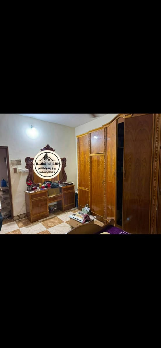 مشتمل للبيع
حي الخضراء 

يتكون من (3) غرف 

المساحه (125) م 

قرب مركز الشباب 

للاستفسار 📞 (***********)

عقارات الشهم شارع (2000)
