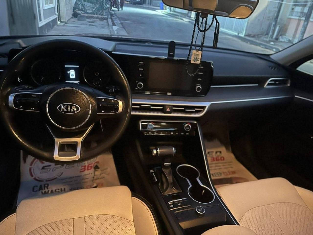 سلام وعليكم  اوبتيما k5للبيع  حره رقم بغداد 
موديل 2021✅
لون ماروني✅
محرك 1600تيربو ✅
بصمه تشغيل عن بعد وأطفاه ✅
مثبت سرعه
حساس امامي خلفي جانبي ✅
وضعيات قياده٤✅
جلد مختم  ✅
شاشه تدعم كار بلي عرض وسائط ✅
اوتو هولد ✅
تثبيت مسار ✅
قياده ذاتيه ✅
تحكمات ستيرن كامل ✅
ماشيه ٦٧✅
مري تحكم بل كهرباء✅
تنبيه اطارات ✅
لدات دخليه ✅
لايت 3عدسات مع ليد برتقالي ✅
تتفئه وتبريد ✅
شاحن لاسلكي 
الرقم /*********** 
غير متواجد بالفيس
