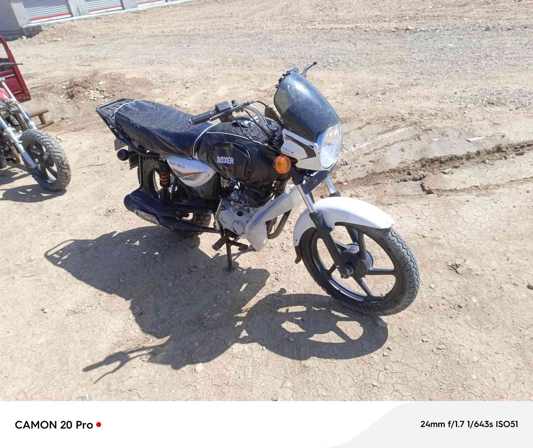 بوكسر 2020 اوراق كامله محرك مفتوح كامله كهرباياته محركها خير من الله تايرات جدد ما بيه نقص مكانه ديالى قريه لاسود الشارع العام معرض احمد الكرخي الشراي يتصل ***********
