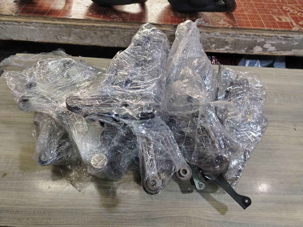 حكمت النعماني
الشيخ عمر شارع الثالث
مجمع بغداد ***********
