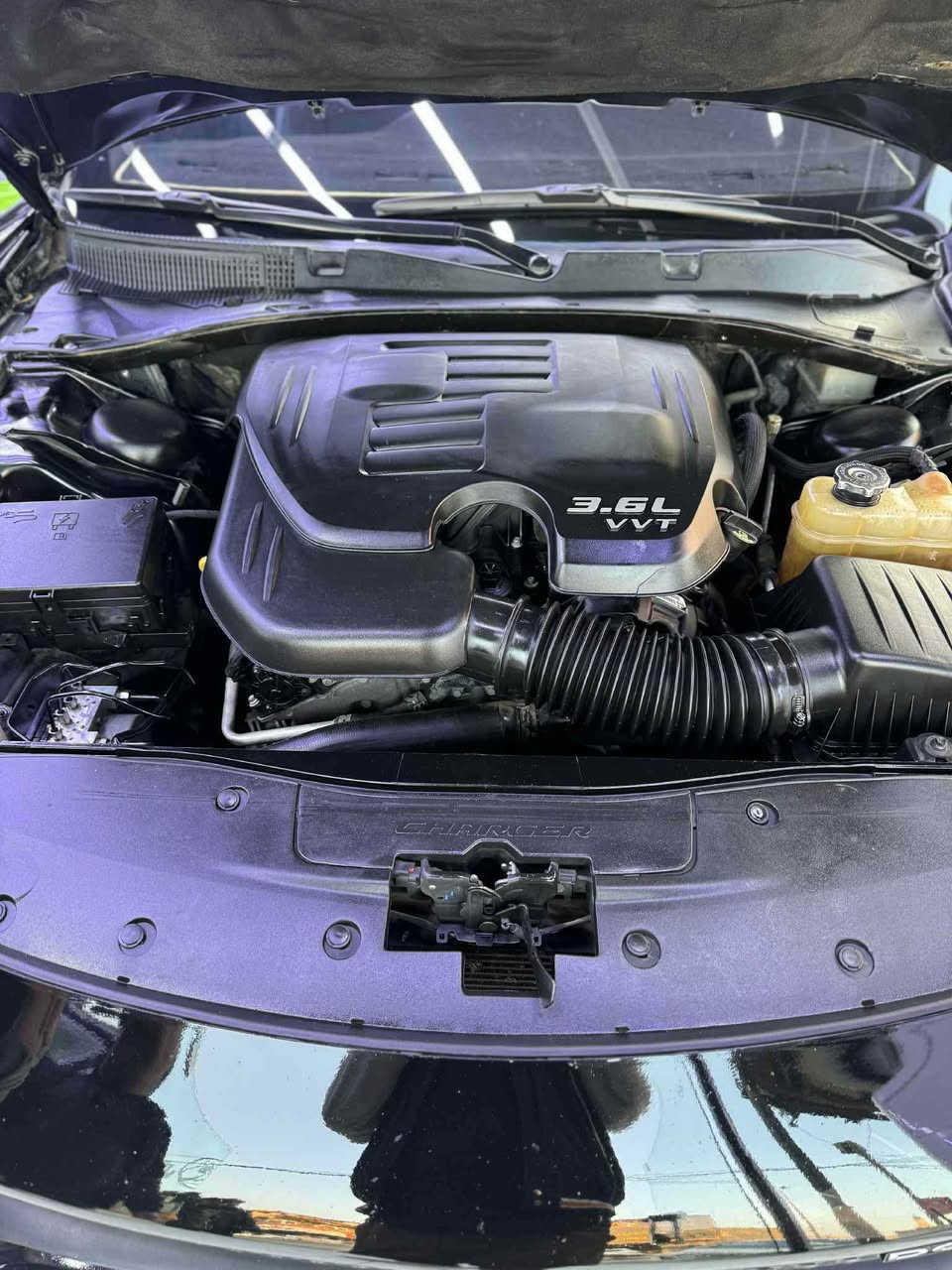 السلام عليكم 
جارجر بلاك اديش جي تي اعلى فئه بالجارجر كلها دواخل خياط فور ويل 
الموديل 2020
الرقم بغداد
اللون اسود 
ماشيه 136 الف كيلو مو ميل
السعر 185 وبيها مجال
المواصفات فول الفول 
(بصمه-فتحه-شاشه جبيره-قطعتين -الكشنات كهرباء-تدفئه تبريد كشنات والستيرن-تحكمات-الكشنات ميموري- دواخلها البوب وغيرها خياط وبعد هواي شغلات هي السياره فول اعلئ فئه وح انشرلكم صور الحادث المكان بغداد السيديه الرقم *********** بغداد, العراق
