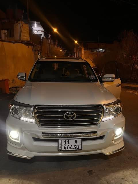 السلام عليكم لاندكروزgxr موديل ٢٠١٢ محرك ٨ سلندر رقم بغداد بأسمي السياره فول مواصفات بريميه بيها بارد بالجاملغات الامي على كد شبر لافتح ولاصبغ السياره كلش نضيفه كير محرك كفاله السعر ٣٤٥ وبيها مجال مكاني بصره للاتصال *********** فقط واتساب شغال
