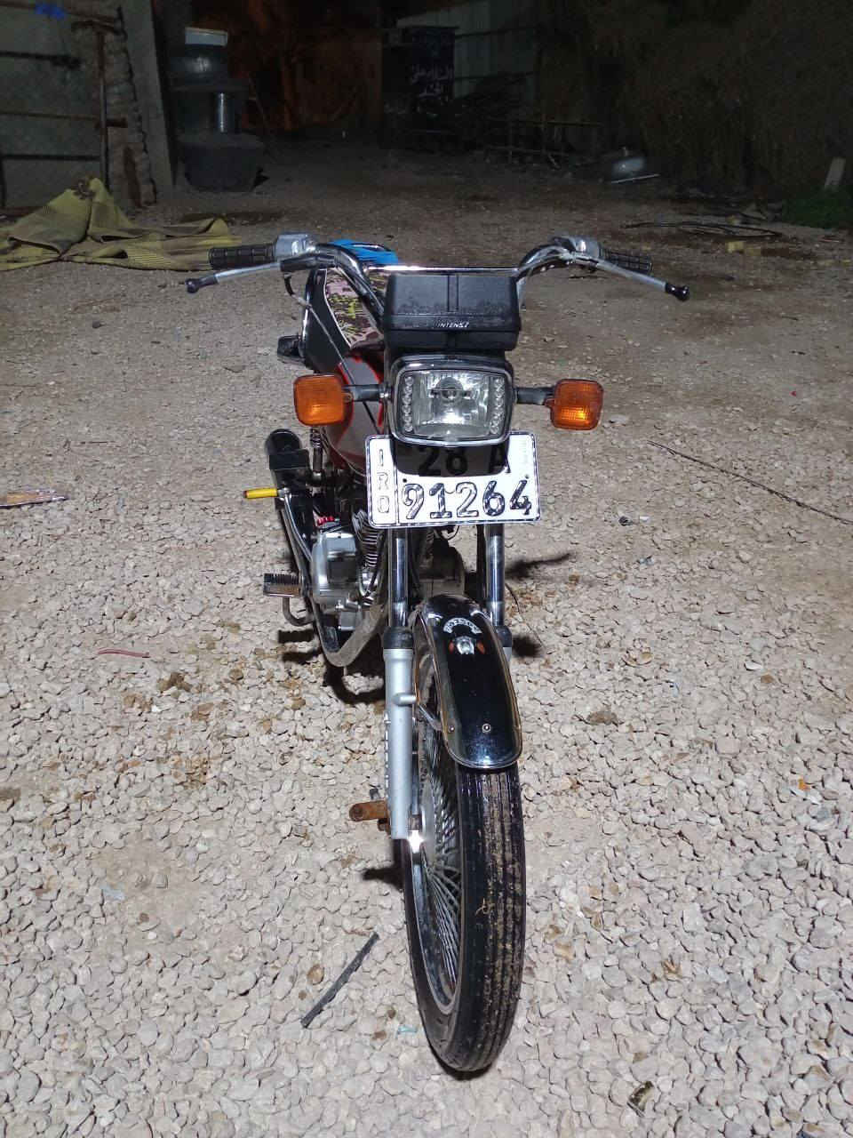 4 كير للبيع رقم نكليزي السعر ٩٢٥ او بيه مجال مكاني نجف قضاء المناذره للاتصال ***********
