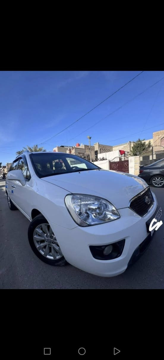 كيا كارينزا موديل ٢٠١٢ خليجي محرك ٢٠٠٠ دوش  شرط مامفتوح سياره مكفوله من الصبح والبارد ماعدا طلقه بالقماره
بس مانفذا سياره ويل كب تخم تاير جديد تكم سيرين جهتين
فتحه مال بيت سياره ماشيه ٨٥ الف قابله للزياده ا
السعر ١٣٨ورقه 
رقم بغداد انكليزي باسمي تحويل ثاني يوم
دبل سويج كامره تسجيل عنوان السياره المسيب
رقم التواصل ***********   
علما السياره بيه سونار
