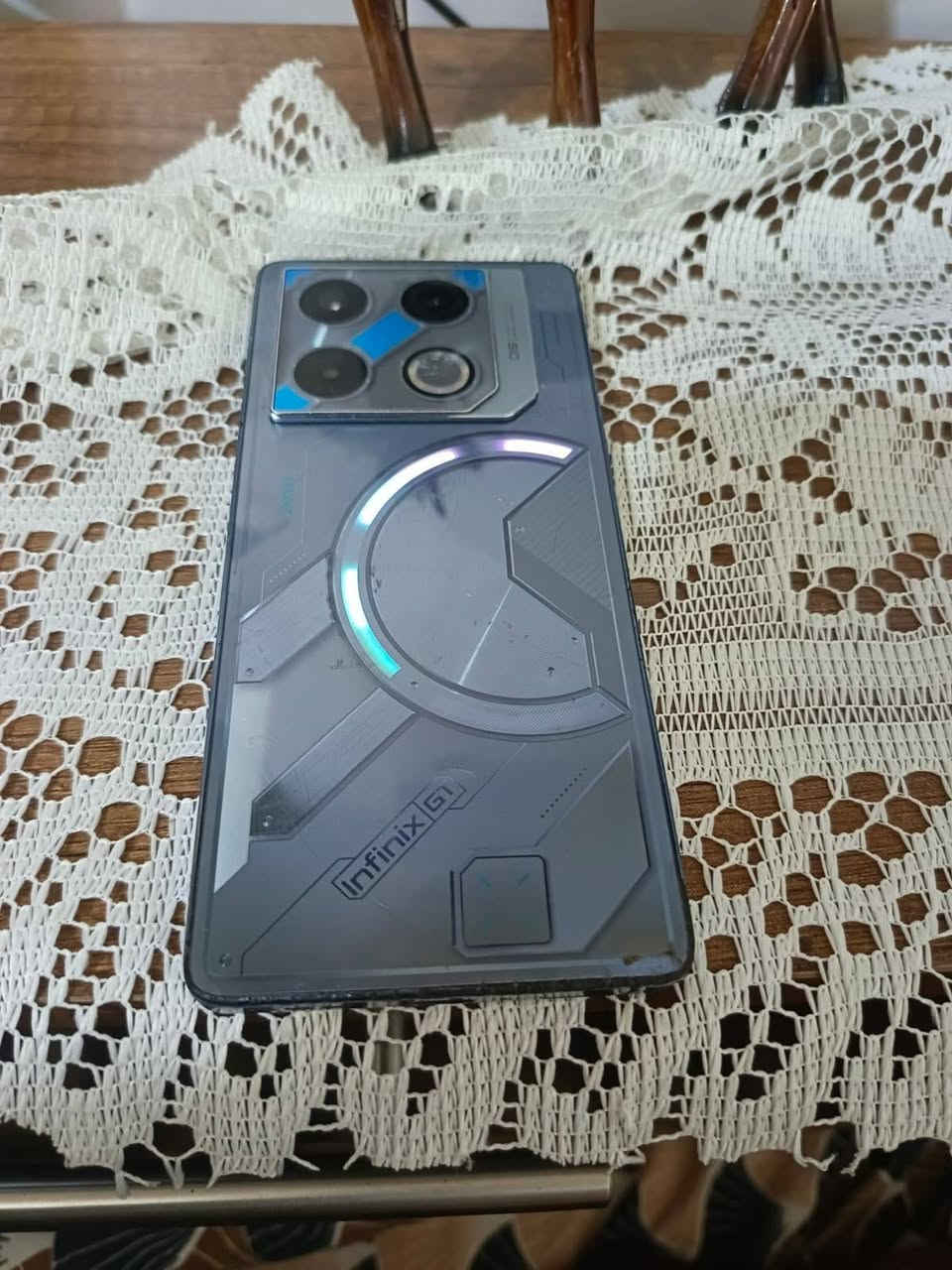 السلام عليكم انفنكس جيتي 20 بروه جهاز حلو نضيف لا داخل تصليح ولا ابدل بيه شي بس الشاصي شويه تعبان  ذاكرته 256 يرهم بيع ويرهم امراوس مكاني بغداد المشتل /***********
