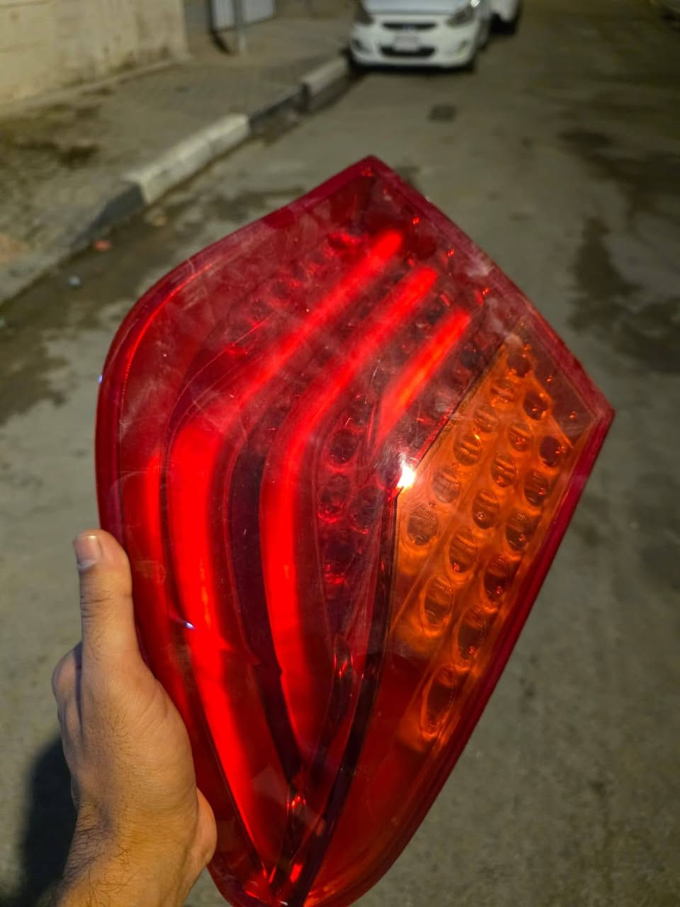 السلام عليكم بعد اذن الادمن بك لايت بلادي كامل f02/f01 نظيف جدا وكل الاناره شغاله *********** ويوجد توصيل والسعر انت تفصل واني البس وبخدمتكم
