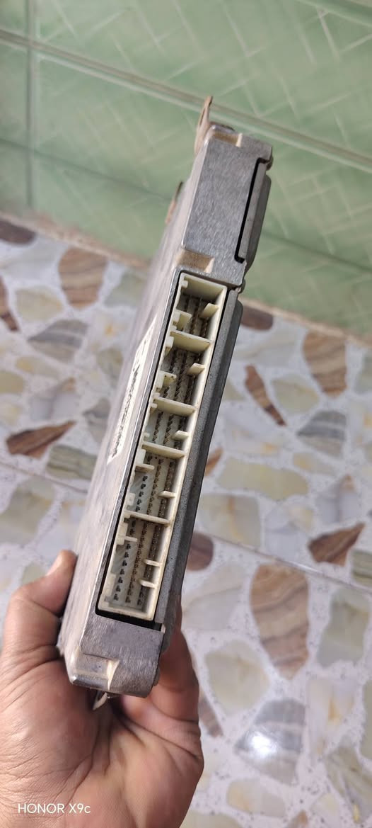 عقل مكينه 3000 فيشه وبطل اسود سعره ٦٠ الف قفل شغال وعل فحص مكاني ميسان ***********
