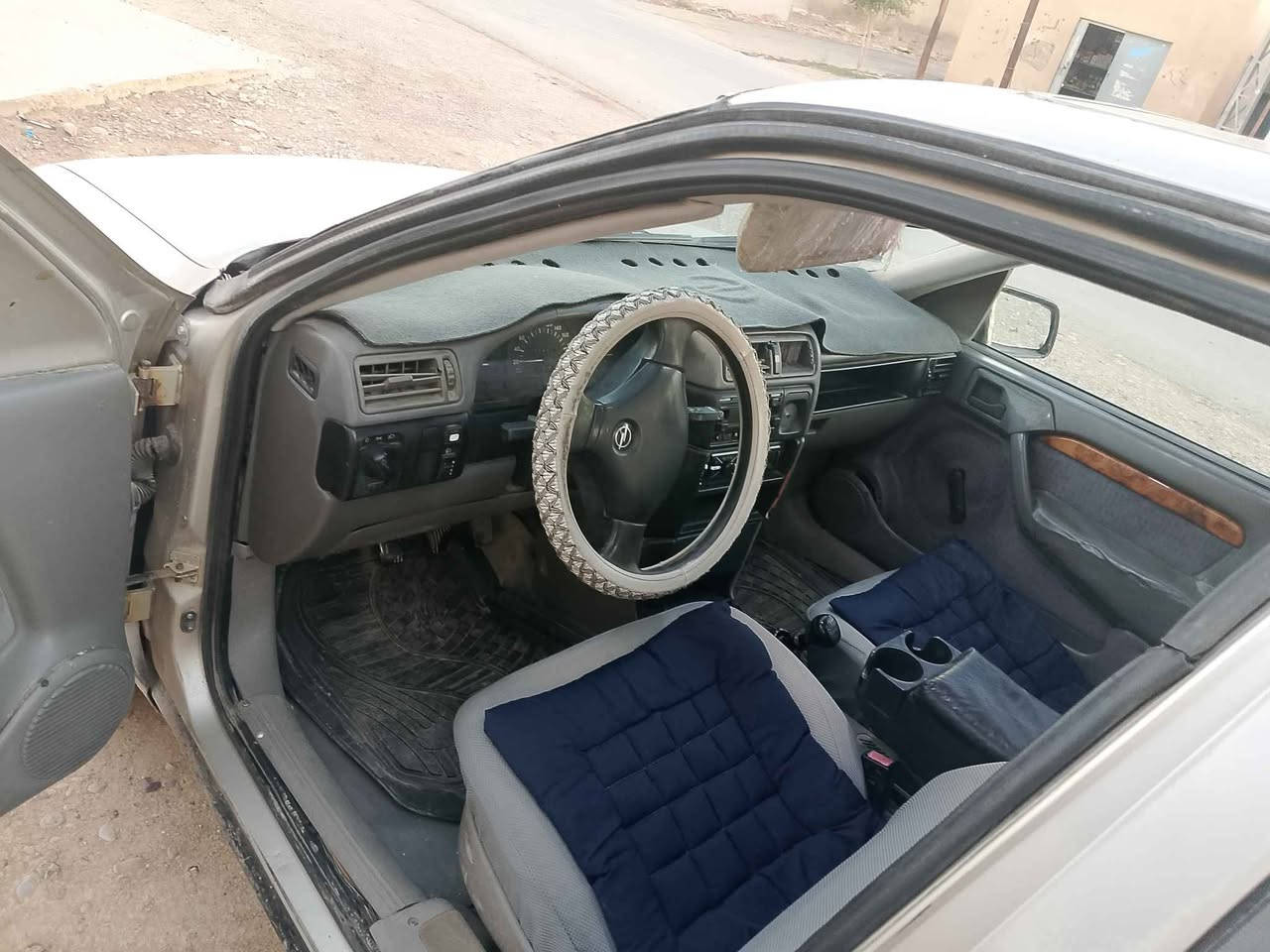 اوبل فكترا موديل 1991 
رقم جديد
رقم اربيل 
بيها دفتر بنزين 
سعر 36 و بيها مجال
*********** كركوك, العراق
