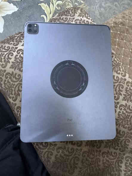 سلام عليكم ايباد بروه m1 حجمه ١٢.٩ ذاكره ٢٥٦بطاريه ٨٠سعره ٦٠٠قفل مكاني بغداد مدينه الصدر ***********
