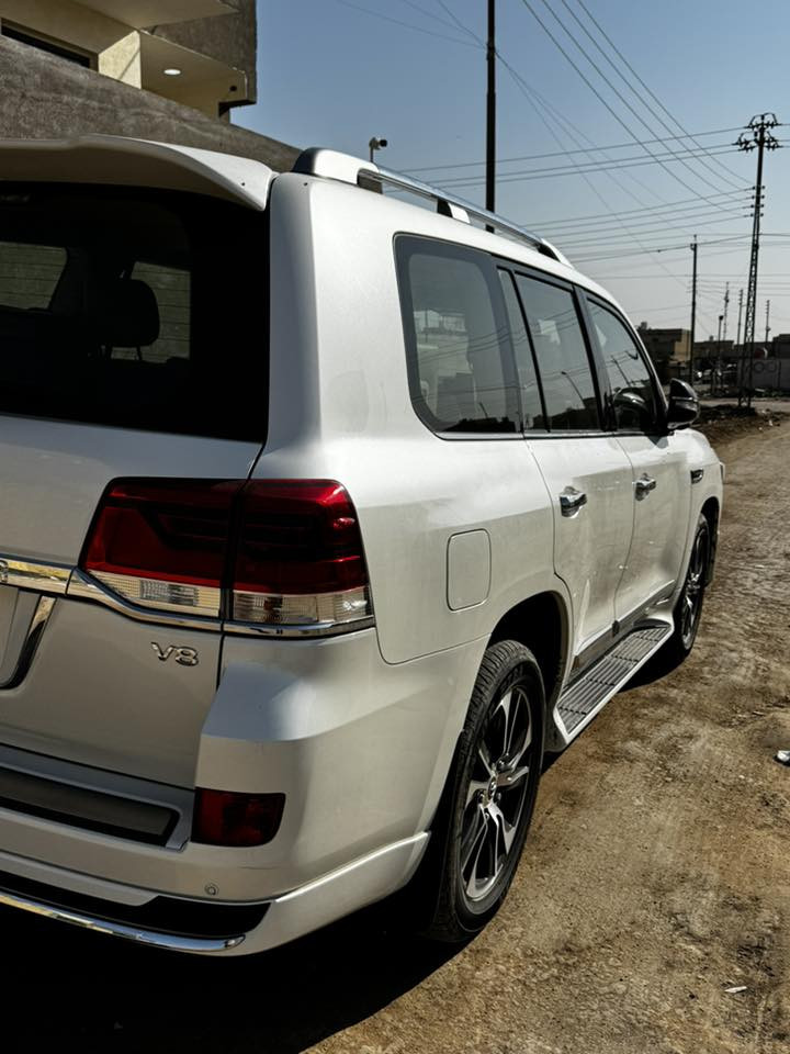 للبيع لاندكروز كراند تورنك 2020 رقم بصرة 8 سلندر 4600 مكفولة كفالة عامة ماشية 130 الف السعر 560 وبيها مجال. رقم الهاتف ***********
