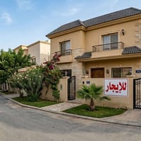 للايجار بيت  مساحة 100واجهة 5نزال 20 يقع على شارع عرضة 15متر ورصيف ٤مت...