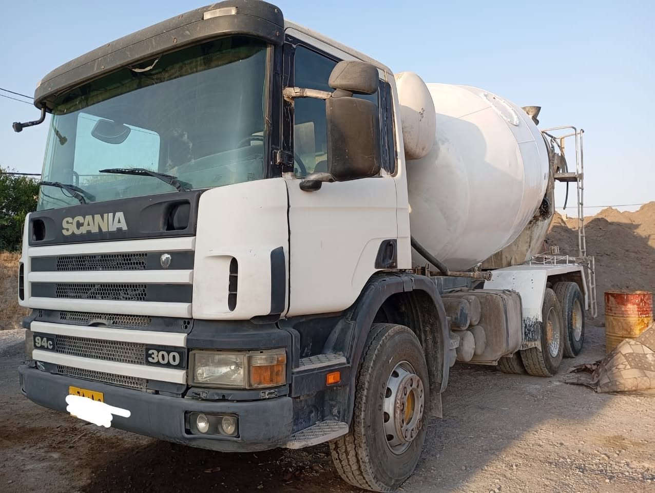 خباطه إسكانية موديل 2005  للبيع جدر نظيف كلش 8 مكعبات گير واكسل ومحرك شرط سنويه جديده وباسمي طخم تايات جديده وللمزيد من المعلومات اتصال على الرقم ***********  فايبر  واتساب
