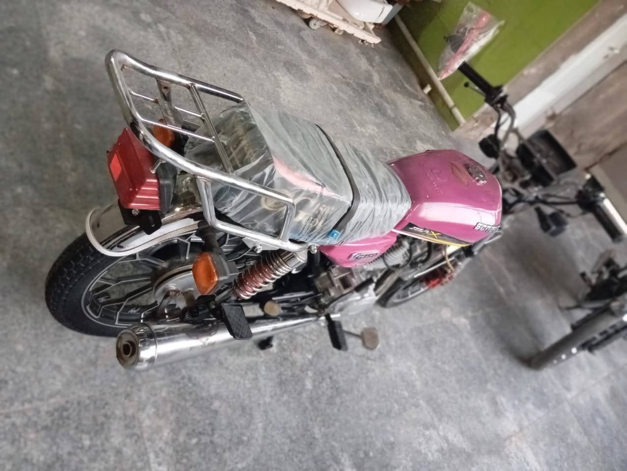 السلام عليكم دراجه سافان موديل ٢٤ دراجه كفاله عامه من مكينه وشاصي مكاني الديوانية *********** السعر ٦٢٥ وبيها مجال دراجه كامله من كلشي كهربائيات شغالة عالي ناصي سكن كله شغال
