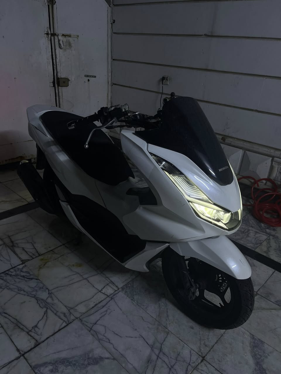 سلام عليكم PCX للبيع جيل رابع 
2022 كوري مكينه جبيرة 160cc مكفوله كامله مابيهه اي نقص

 كفرات يرادللهن ترتيب بسيط 
مكانه بغداد الطالبيه 
سعرها 18$ونص وبيهه مجال 
للاستفسار اتصل *********** او راسلني خاص واتساب
