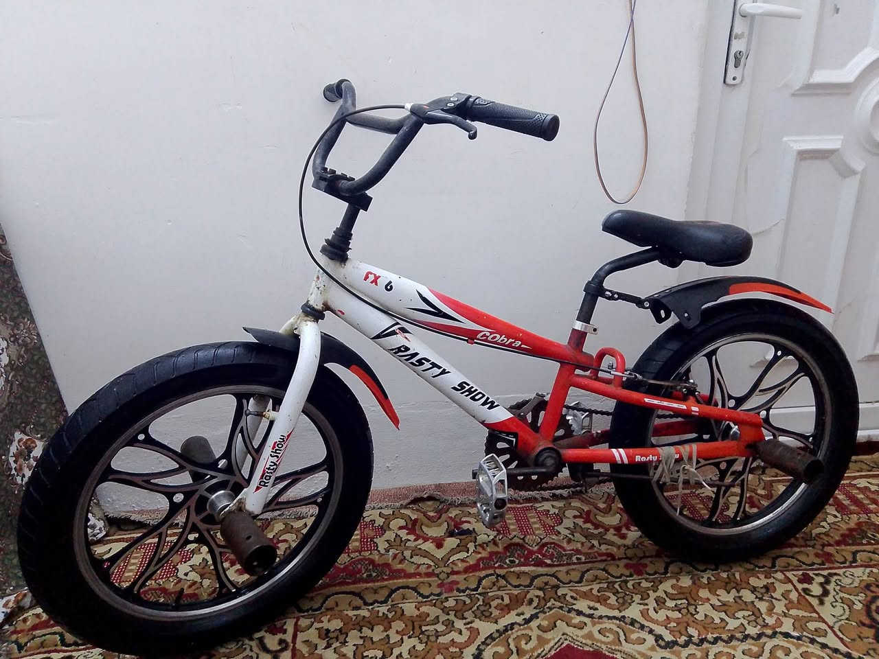 السلام عليكم شباب هذا البايسكل عندي للبيع مشاكس شرط ما ابي اي عطل وجديد والسعر مناسب 50,000الف فقط تايات جدد طفاريات جدد قعاديه جديده ابريك خلفي جديدطك عنوان موصل جانب اليسر انتصار شارع 60 لل استفسار طب خاص او هاذه رقمي*********** الله شاهد ماريد ابيعو بس متوازي على افلوسو او تحياتي للجميع 💙
