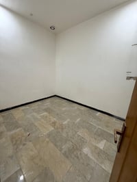 حي الفداء • بيت خلفي • غرفة وصالة