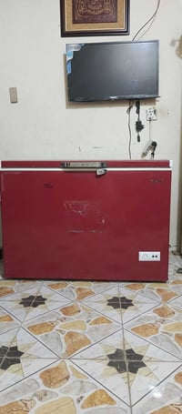 مجمده للبيع  السعر 200 انتصل 07707544957
