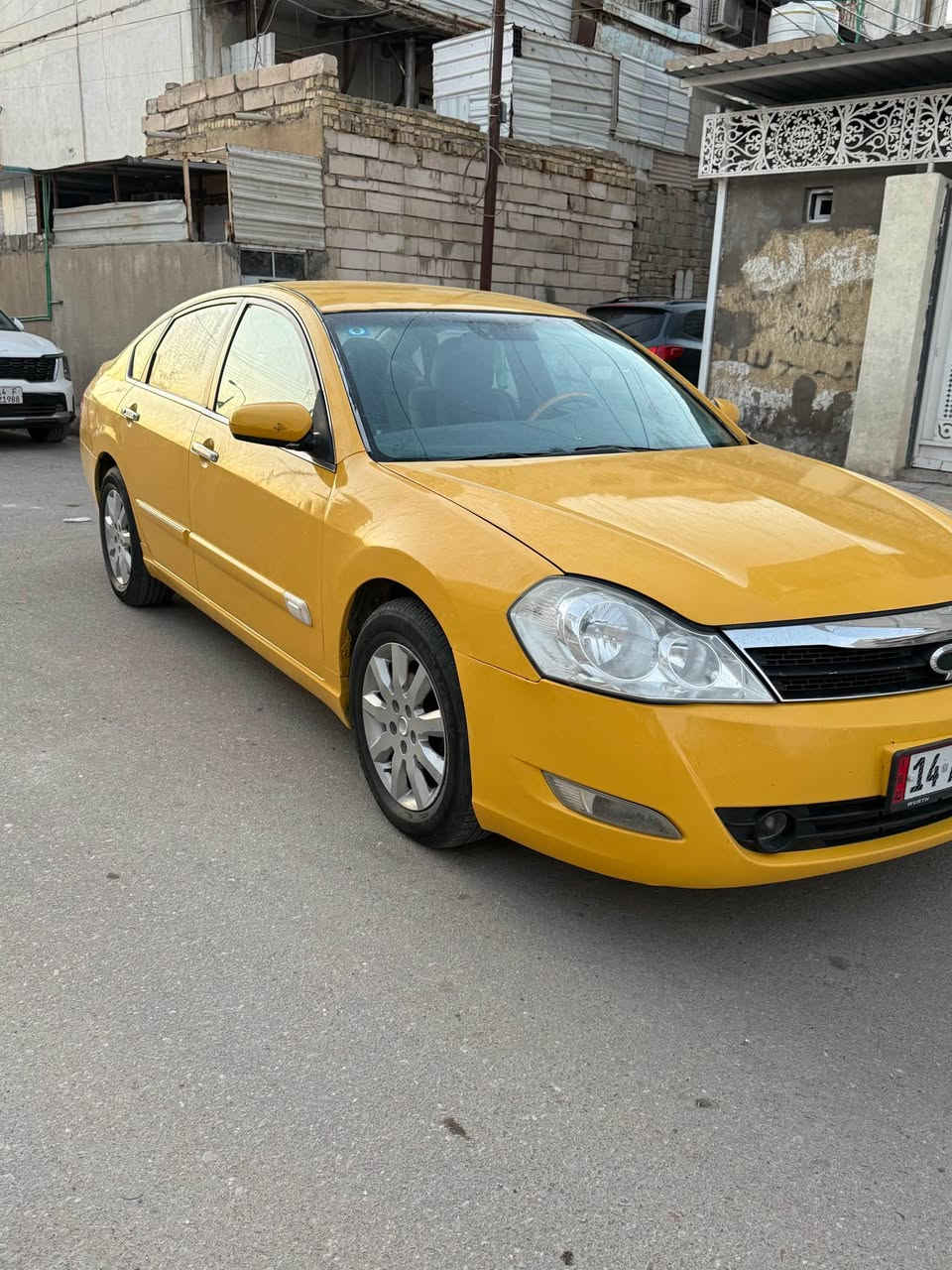 رينو سافران للبيع 
موديل 2009
السيارة جديدة مكينة وكير 
وبيها تغير لون الى اصفر 
ومصبوغة صبغة تخبل 
مكفولة من الضربة والكلبة والتجية 
وسنوية جديدة ورقم جديد وكلشي ما عليها من غرامات
فقط اتصال 
*********** هذا رقم راعيها 
 
انا مكلف بالنشر البصرة, العراق
