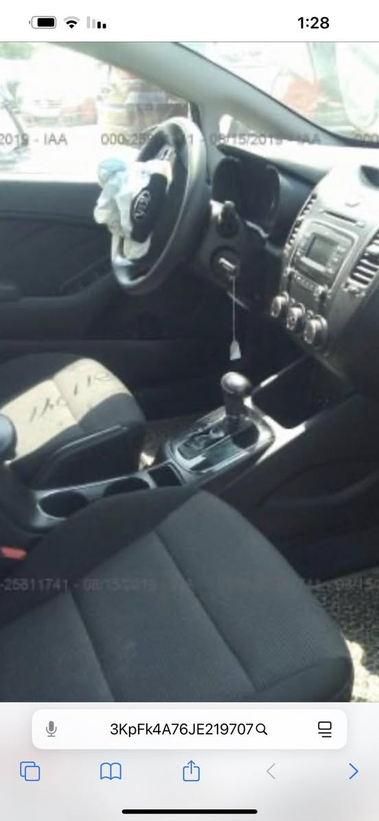 السلام عليكم 
فورتي 2018 للبيع حادثهة بالصور موجود 
سيارة جديدة استخدام شخصي اي نقص مبيهة كير محرك  حدادية خير من الله سنوية لل29 سيارة باسمي تحويل ثاني يوم
السعر 120 وبيهة مجال مكاني الزعفرانية اربع شوارع 
***********
