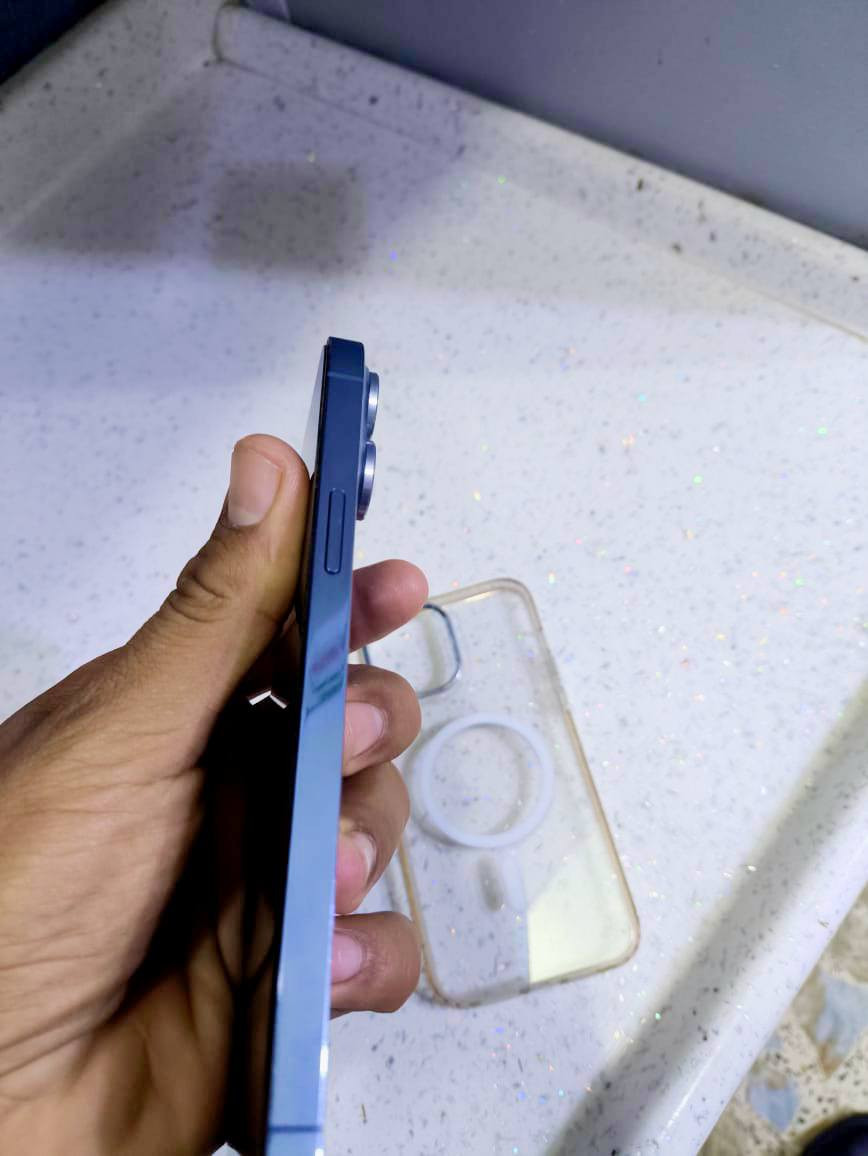 السلام عليكم اخوان 
جهاز 13برو ماكس
بطارية:77
نظام:شرق أوسط
السعر 750الف
مكفول 
العنوان واسط قضاء الحي 
***********
