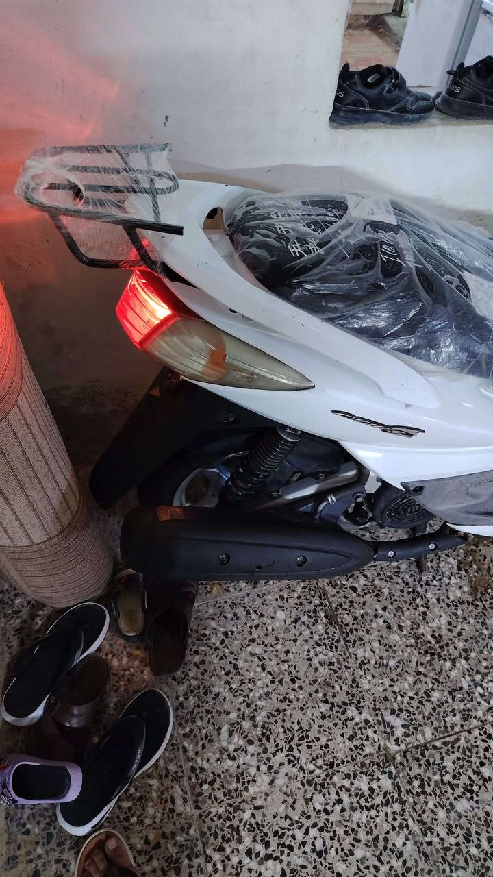 السلام عليكم هاي الدراجه البيع سكنس فحل السعر ٩٥٠ وبيهه مجال العنوان البياع تقاطع درويش وهاذه الرقم *********** التواصل واتساب
