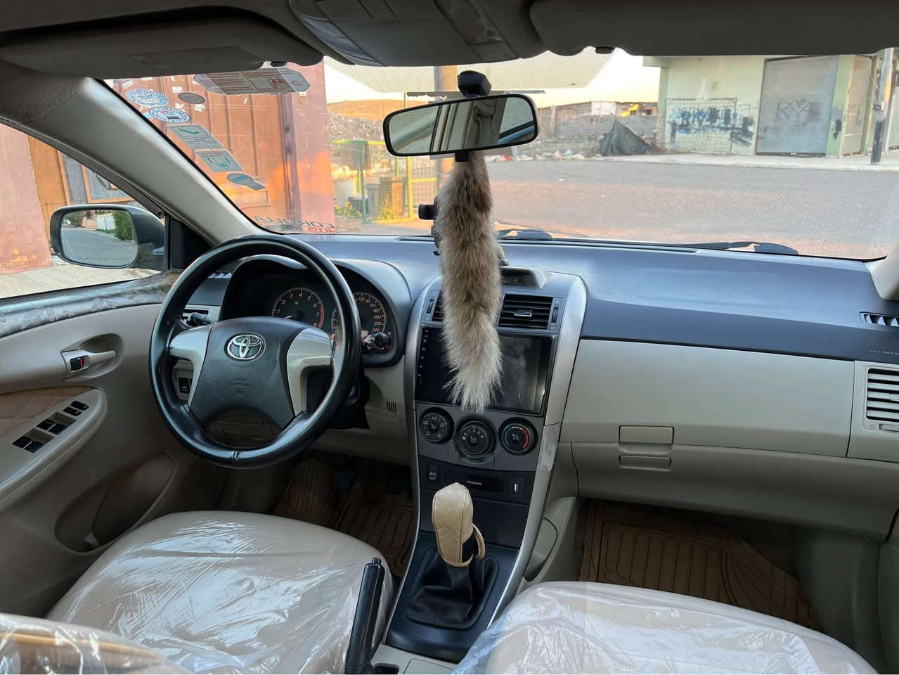 toyota corolla
مۆدیل ٢٠١٢ 
گێڕ عادی 
مەكینە بیلادی 
بۆیاغ دوو پەڵەی بچوك 
سەنەوی ھەزە نوێ تعویل وەكالە بەشەرت 
تەقە و ڕەقە دەعامی لۆ دەعامی بەشەرت
سعری 149$ شوێن ھەولێر 
*********** أربيل, العراق
