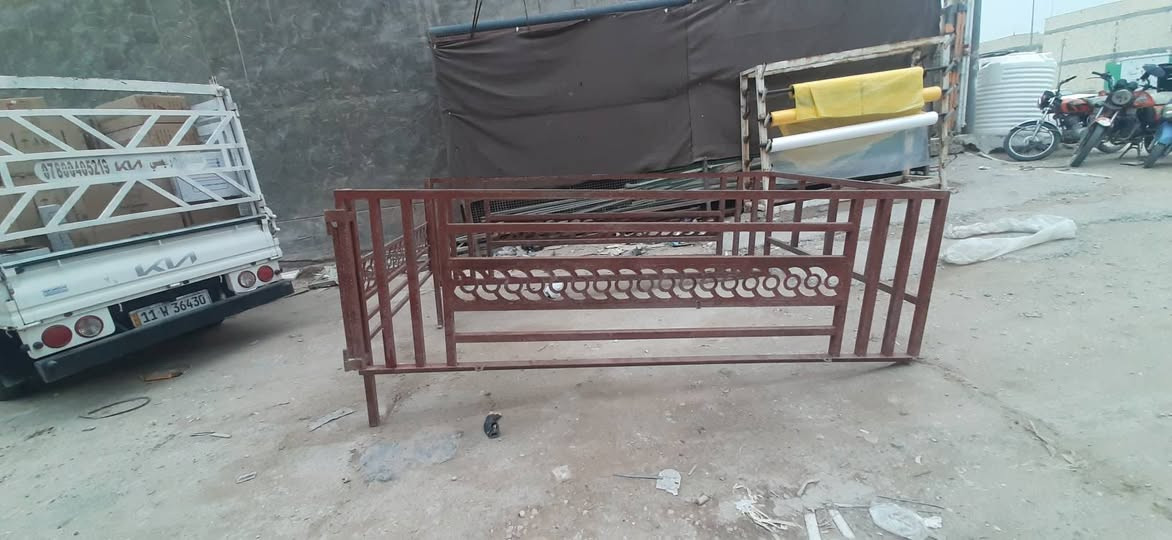 محجر كيه حمل نثية
السعر 200 مكان كربلاء 
***********
