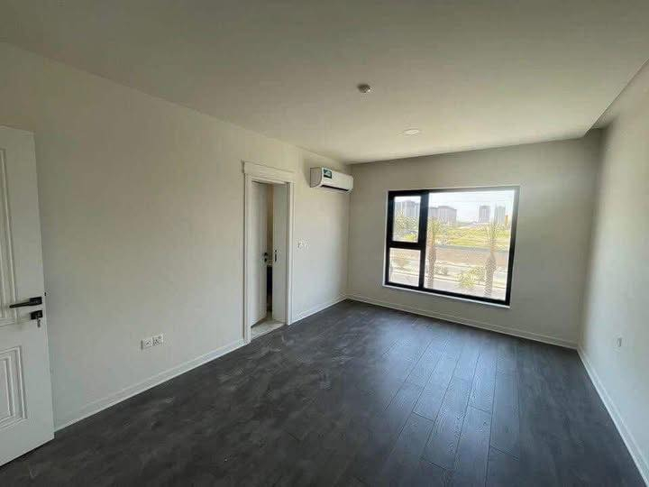 للايجار مجمع الروان السكني
ط9     عدد الغرف 3 نوم 3 حمام 
  زيرو غير مسكونة 
   
  مطبخ كامل + سبالت .

***********
