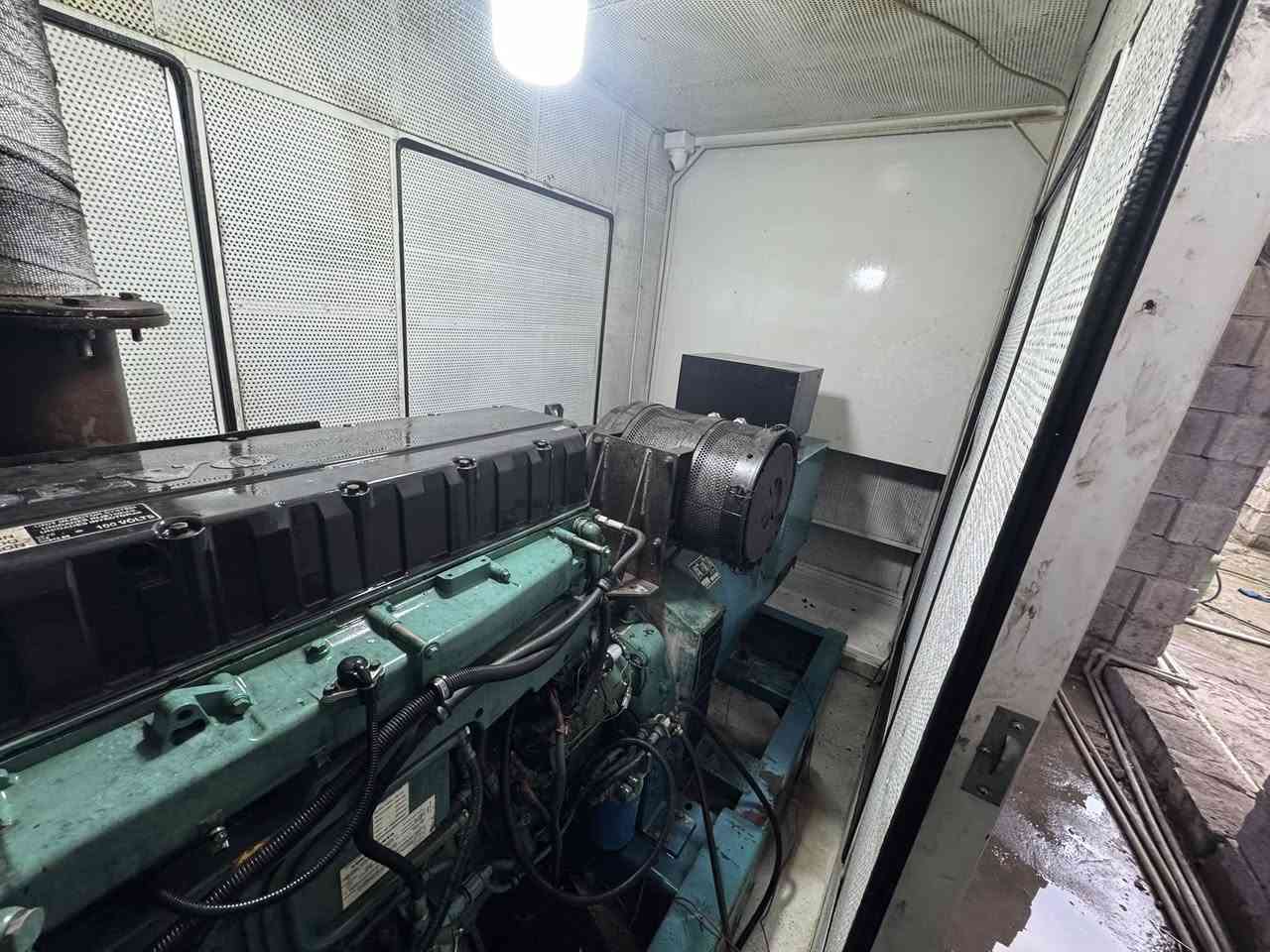 ١٢٤١ ڤاڵڤۆ
٤٠٠ کیڤی
نەکراوەتەوە 
سعر ١٤٠ ورقە و مجال
سلێمانی
***********
