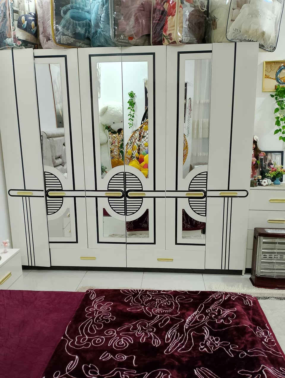 السلام عليكم عندي غرفة نوم تركي مستعمل قليل اخت الجديدة العنوان بغداد رقم التلفون *********** 
السعر مليون و100وبيهة مجال
