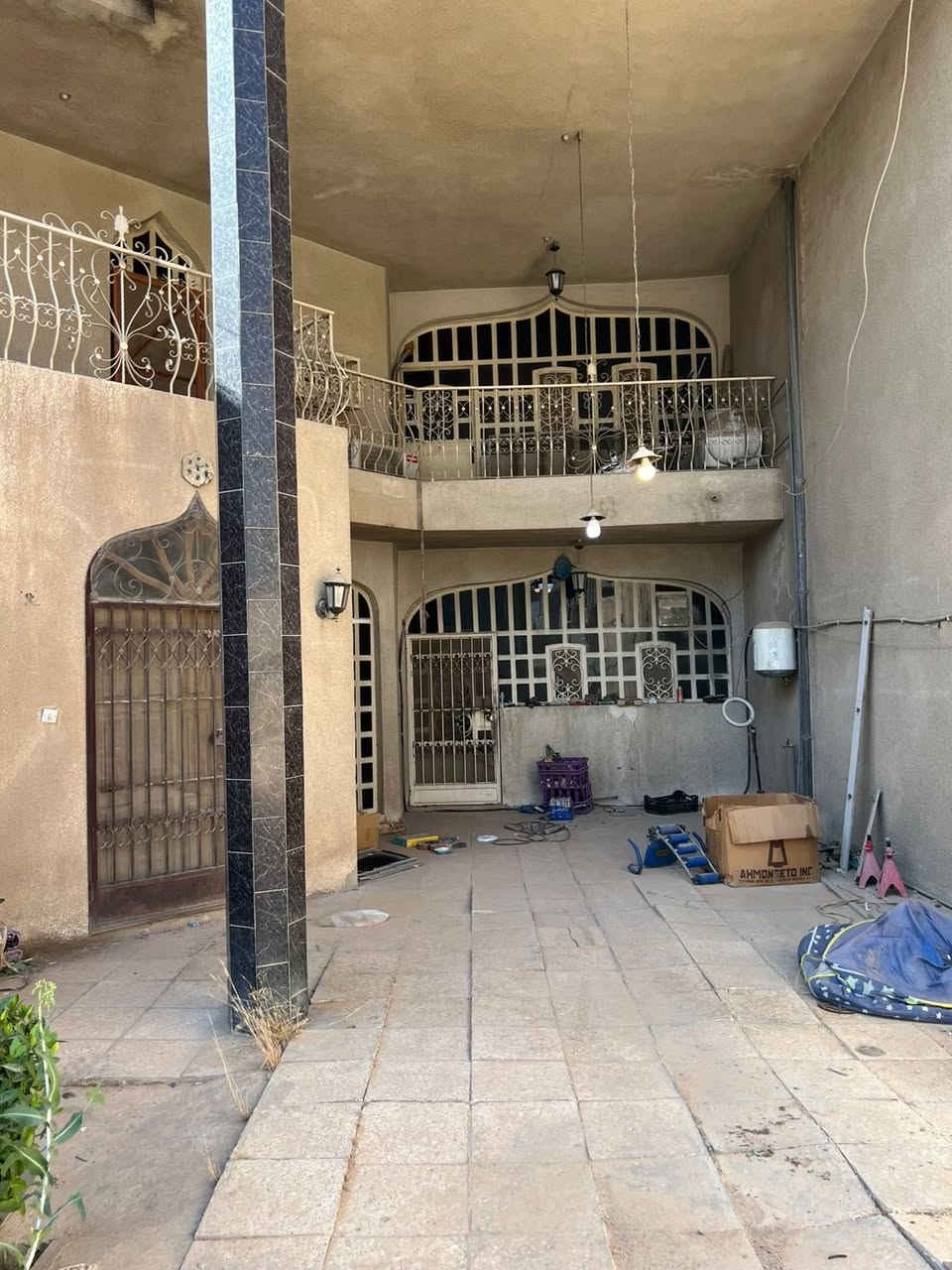 نوع العقار : بيت
المنطقة: الوزيريه فرع السفاره الايطاليه
المساحة: 405 متر
الغرف: 4 نوم طابق ثاني + غرفه بالطابق الارضي مع استقبال مع مطبخ مع كراج يحتوي على 3 سيارات مع حديقه عملاقه 
السعر: خاص يم شركة شمس الكحلاء
أقوى ميزة: شارع بيوت ضخمة وما بي اي تقطيع 
واجهه : 12 متر
للتواصل نوع العقار : بيت 
المنطقة: الوزيريه فرع السفاره الايطاليه
المساحة: 405 متر
الغرف: 4 نوم طابق ثاني + غرفه بالطابق الارضي مع استقبال مع مطبخ مع كراج يحتوي على 3 سيارات مع حديقه عملاقه 
السعر: خاص يم شركة شمس الكحلاء
أقوى ميزة: شارع بيوت ضخمة وما بي اي تقطيع 
واجهه : 12 متر
للتواصل‭0780 001 1430‬
او عن طريق الماسنجر
