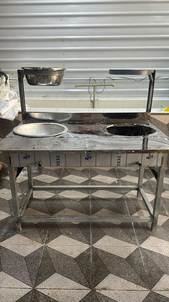 السلام عليكم
شواية دجاج ٤ شمعات و ٨ شيش جديدة وما مشتغلة 
قلاية ٢ عين جديدة وما مستعملة ابد 

الغراض ما مستعملهن وجديدات 
ابيعهن سوة ٨٠٠ الف مكان حي الخضراء 

***********
