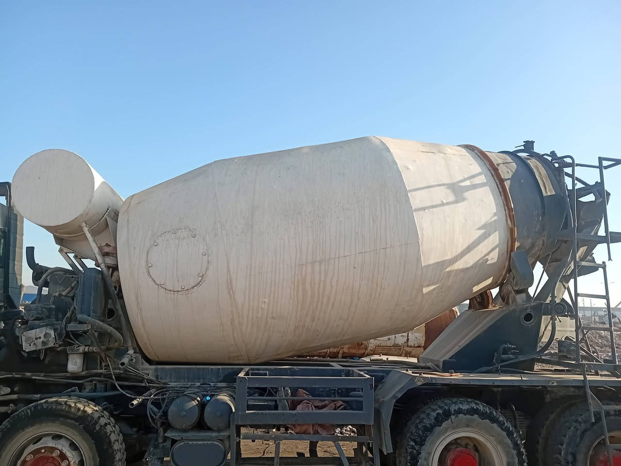 جدر ومكينه دويز ١٠ متر كامل من الشاصي تفتح سعر ٤٥ وبي مجال ***********
