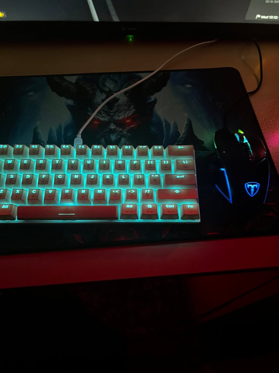 كيس للبيع فقط من دون شاشه أو مراوس  اكس بوكس سيريس إس الموصفات تحيه طيبه للجميع 

CPU INTEL XEON 2630 v2 6 CORE 12 THD
COOLER CPU BLACK COLERMASTER 
M. B INTEL XEON X79 F1 DDR3
RAM 8X2 16GB DDR3
GPU GTX 780TI 3GB ASUS DIRECTCU II
CASE XIGMATEK RGB X3FAN BLACK 
POWER 600W XIGMATEK 
SSD   سعر خاص تواصل***********واتساب
