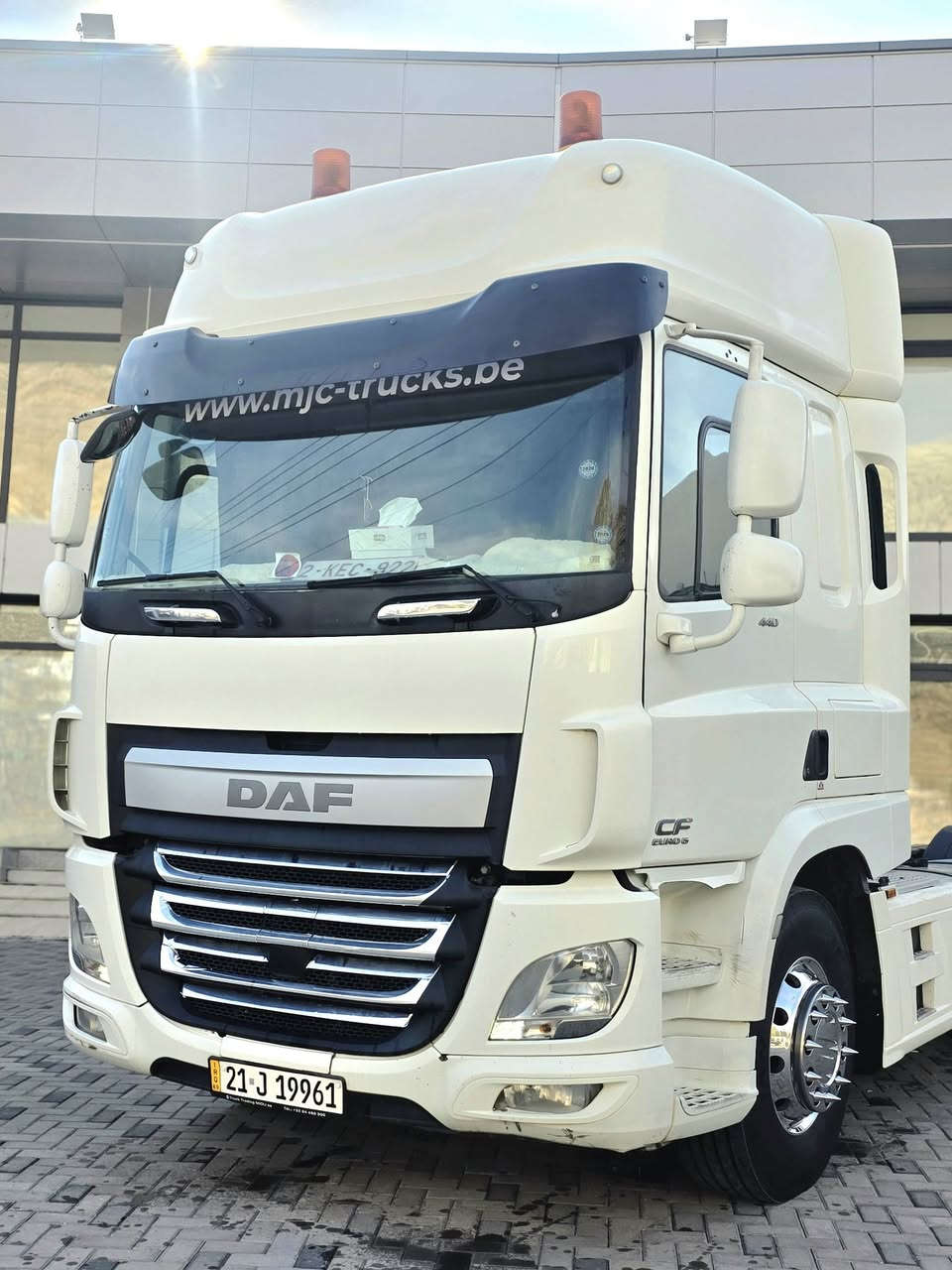 Daf  2015 440 مواسەفات ئیکۆتۆماتیک ڕیتایدەر سەلاجە بۆیلە وینجو کۆنتڕۆل بیلادیە تاقم تایە تازەیە تاقم ویل کرۆم726 هەزار  ڕۆشتوە سەیارەکە بێ نوقسانی بێ مەسرەف هەمو گیانی بەشەرتی مەکینە عەکسل شەنسی بۆیاخ ***********  ***********
