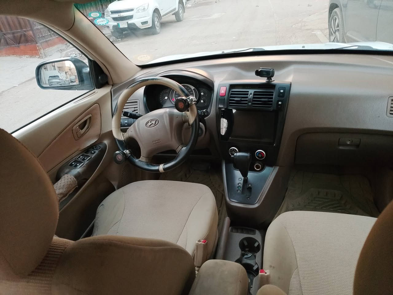 السلام عليكم
توسان موديل 7 خليجي رقم سليمانيه شكل جديد نكليزي تحويل شوكت ما يعجبك حولك بي خشم جملغ ربع بنيد قليل صبغ فقط باقي كفاله عامه 
مكفول من الضرب لا تبديل 
كير محرك تبريد مكينه كفاله عامه بلادي 
تخم تاير شواصي مكفولات بلادي 
دوخل نظيفه سياره حلو معنا الكمله بل عافيه ياخذها 
سعار سياره 94بي مجال حك جيتك العمله 
***********
العنوان بغداد بلديات نتصل وتدلل عله رقم
