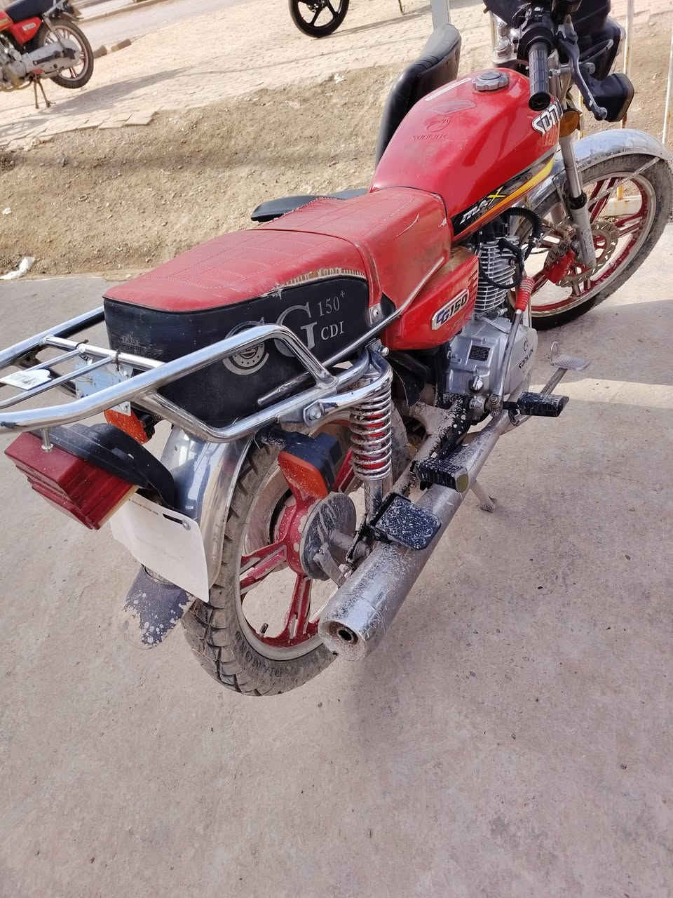 إيراني 23 مكينة بلادية وحلوة سعره ٥٠٠ وبي مجال بسيط
***********
