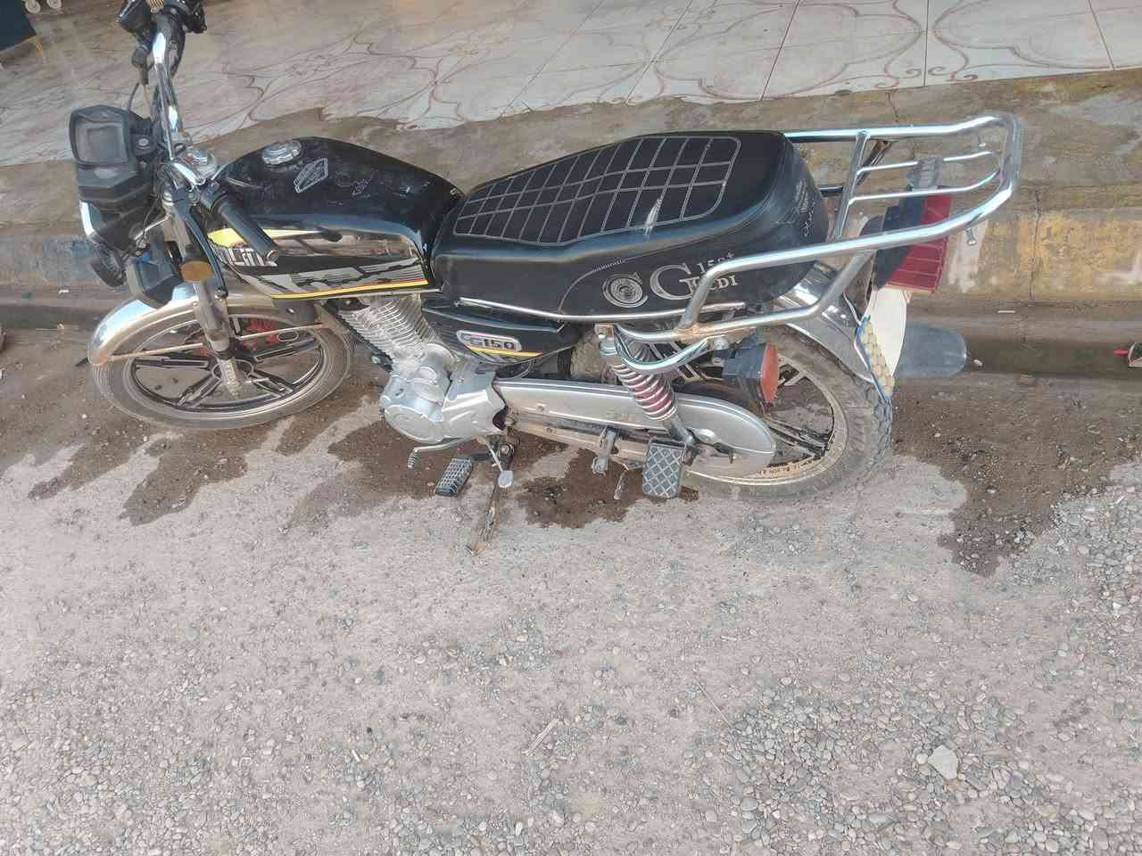السلام عليكم يوجد موطور للبيع موديل 23 شرط كهربائيات كلها شغاله محرك ما مفتوح  السعر 625 وبي مجال  مكاني الحويجه  الرقم ***********
