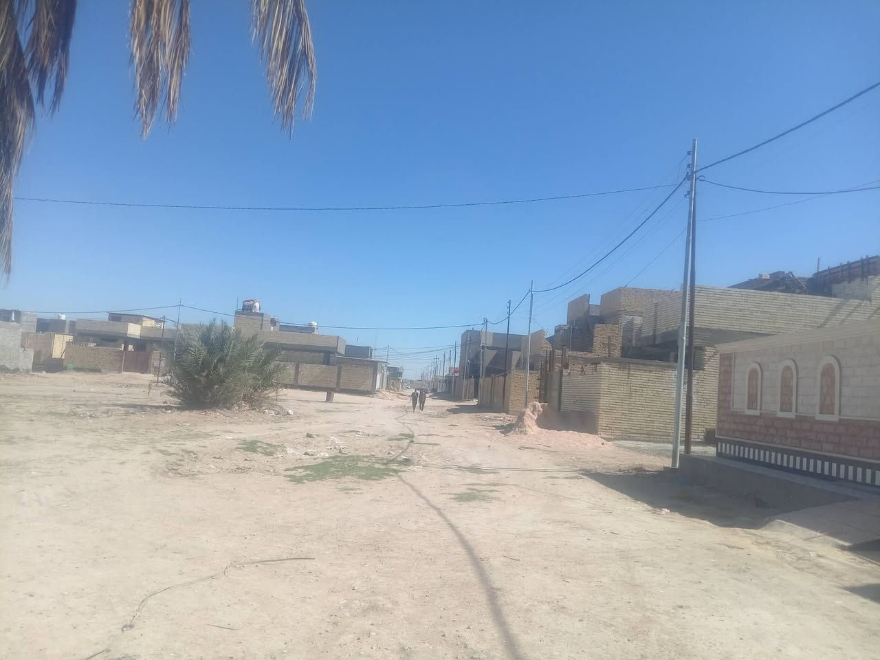 السلام عليكم
يوجد لدينا ١٥٠٠متر للبيع ركن على شارعين طابو زراعي سند 25 تحويل مباشر القطعه بسمي تحويل مباشر بسم المشتري متوفركافة الخدمات مأء اساله وكهرباء وشارع ٨متر
الموقع راقي جدا حي بابل قرب طريق ياحسين الشراي يتصل وبخدمتكم وبسعر مناسب جدا للاستفسار الاتصال على الرقم التالي ***********
