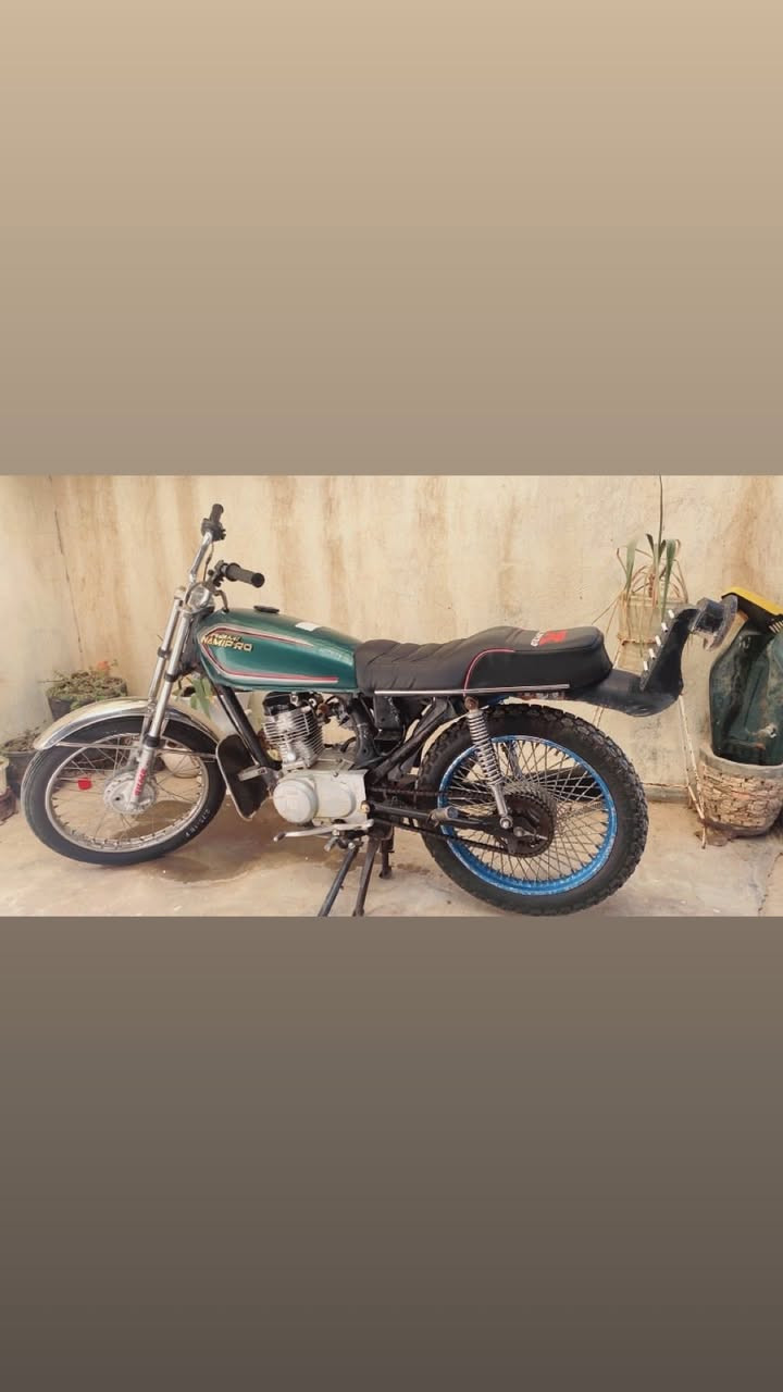 نامي برو موديل 18 اوراق دراجه حلوه بدون عيب سعر 350 وبي مجال بسيط ***********
