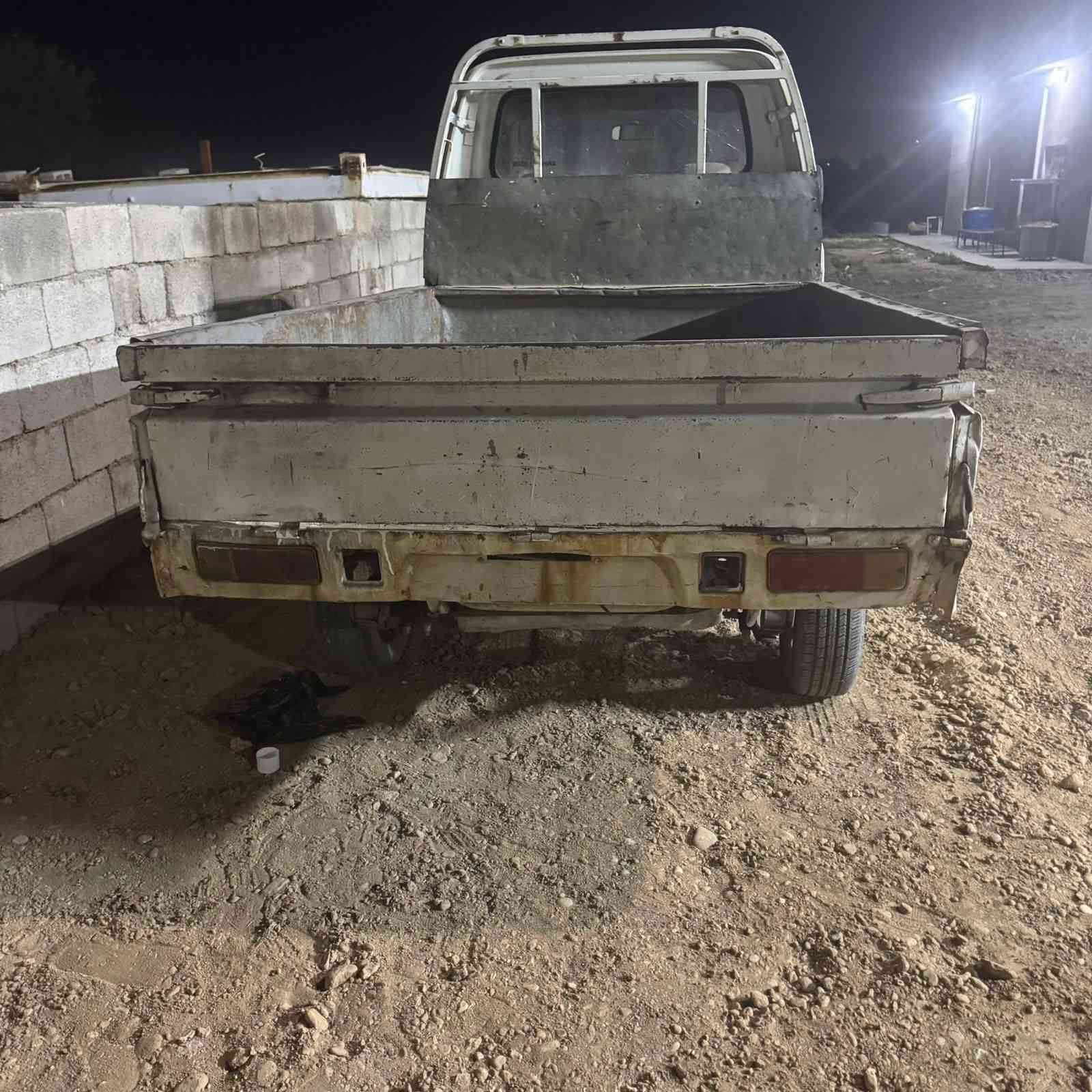 يا الله.. بيع مستعجل
هيفا 2007 اوراق بيها
 مكينه كير شرط ترايك للبصره 
جاهزه من كلشي تخم تاير جديد 
صدر جديد كهربائيات جاهزه 
 بسعر مناسب ب 17 ورقه والشراي يشلع عيوني 
مكاني صلاح الدين مكيشيفه 
***********
