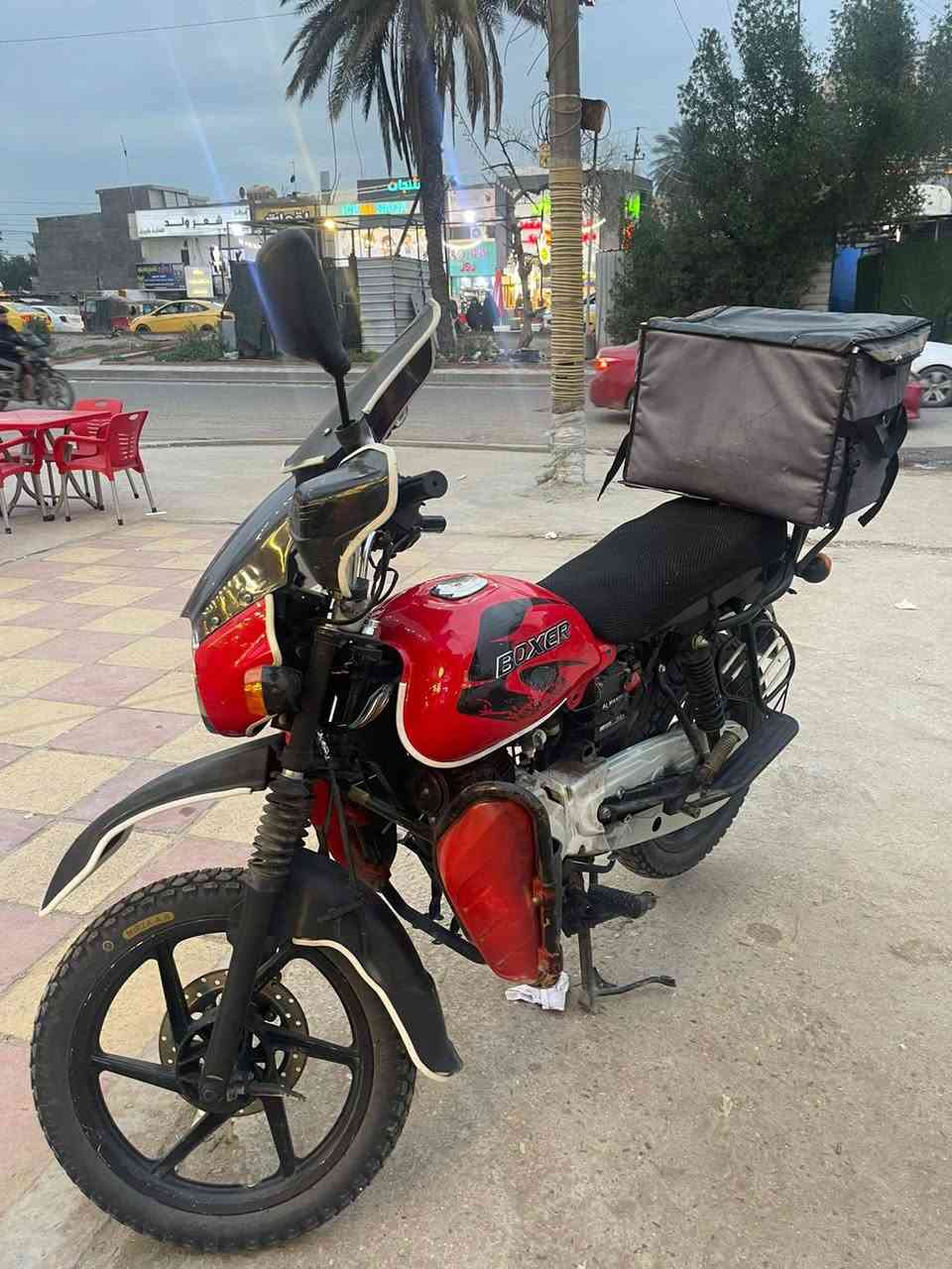 السلام عليكم 
بوكسر مكفوله كفاله عامه 2023 
سعر واحد ونص بيه مجال 
بغداد البلديات 
***********
