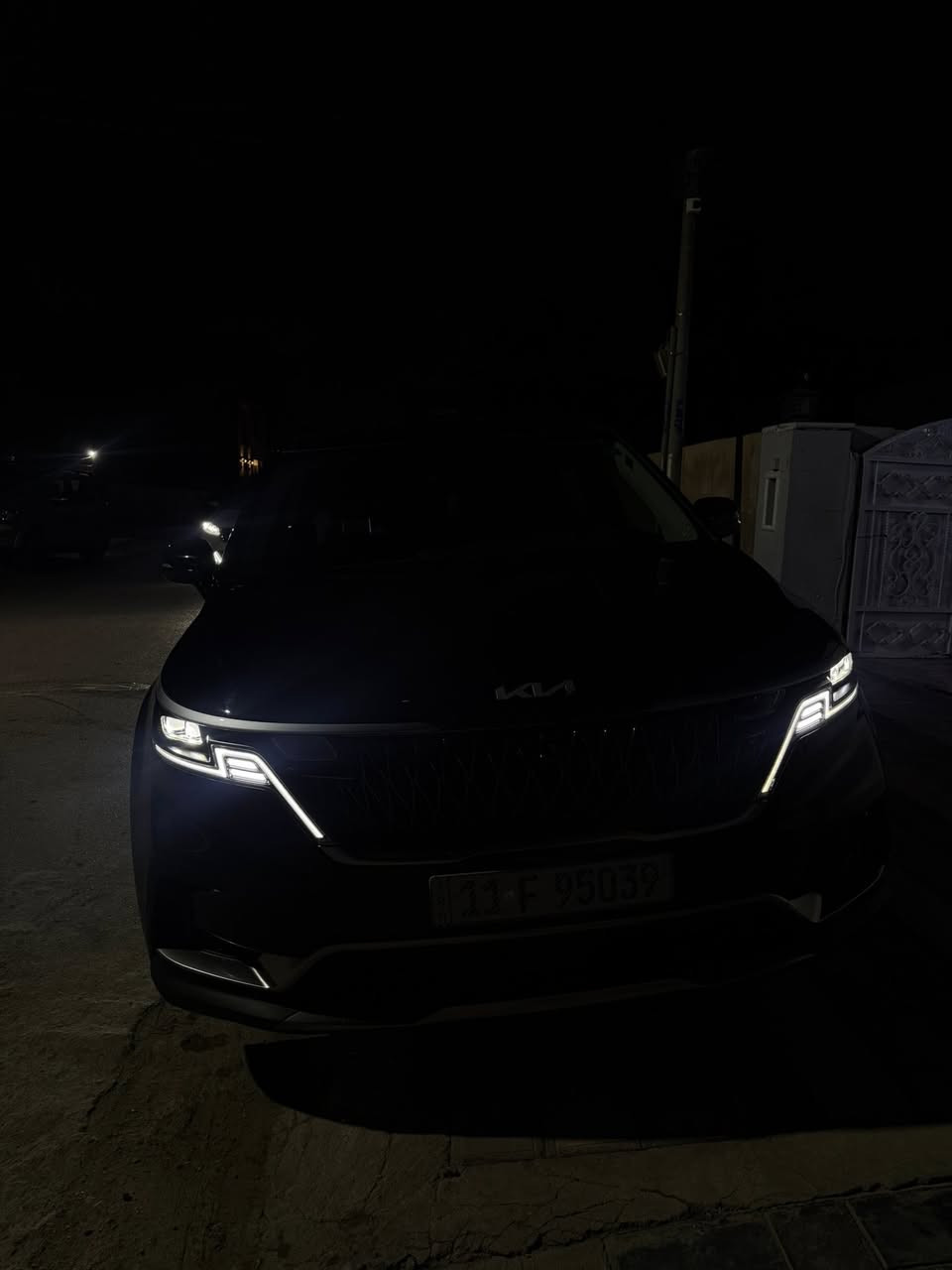 السلام عليكم سياره كرنفال للبيع موديل ٢٠٢٤ السياره وارد امريكي ماشيه ٣٦ ميل ويا كب كروم باب كهربائي ويفتح و ينسد دكمه رقم بغداد شاشه كبيره كار بلي ٥ بصمات بلوتوث٣ كامرات السياره باقي المواصفات معروفه ٩ راكب  السعر جدآمناسب ٢٣٨ وبيها مجال رقم الهاتف ***********مكاني
