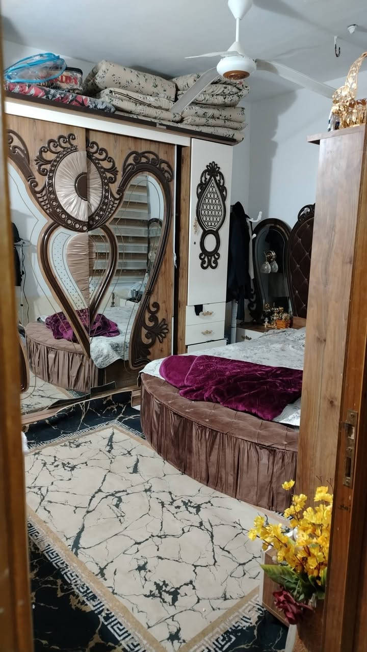 بيت البيع مساحه 100متر طابقين كامل من كلشي بناء طابوك غرفتين فوك وحمام وصاله والجوه غرفه وصحيات ومطبخ واستقبال وصال وغرفه ومنور بيت كامل مكانه معملجي للاستفسار اتصال العنوان @الجميع ***********
