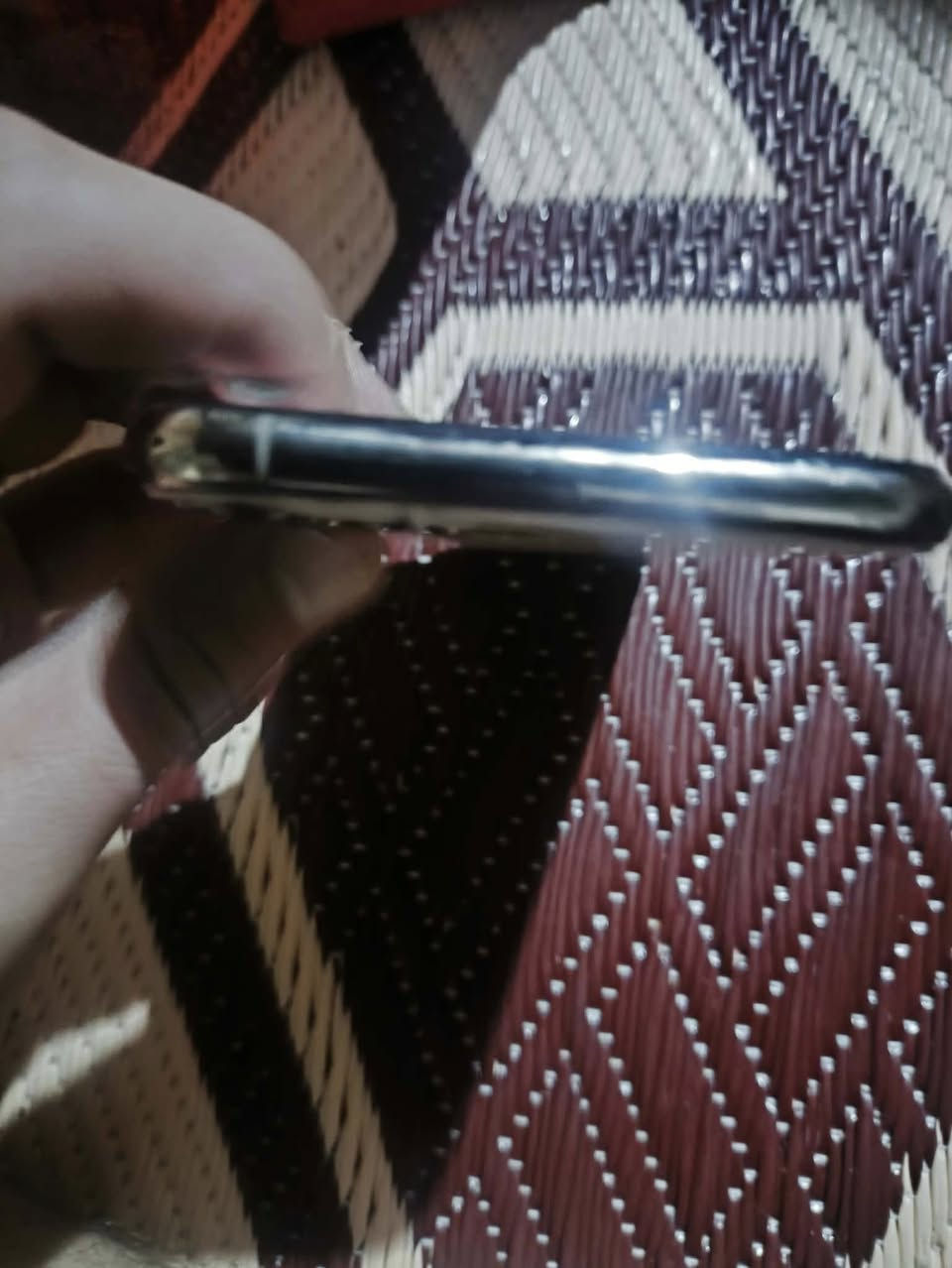 سلام عليكم ايفوان ١١برو ماكس مكاني موصل ايسر البطارية ٨٥مو بداله الجهاز نرمان ***********
